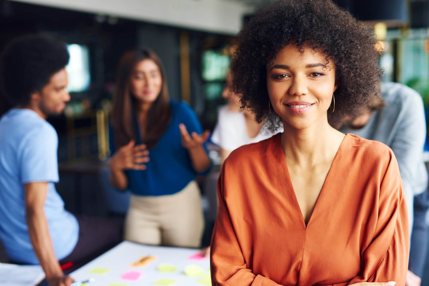 Businesswoman-leading-this-business-meeting