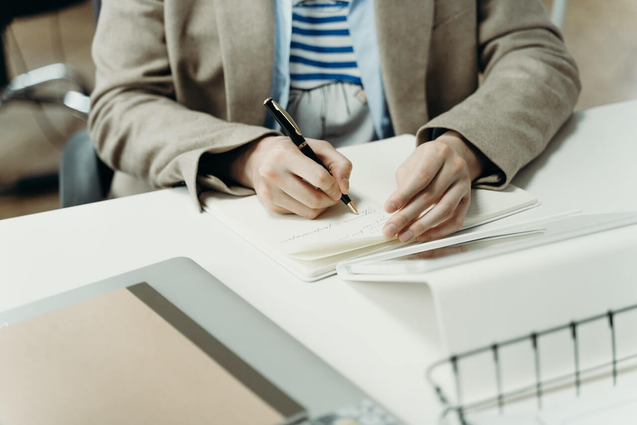 Lady creating a learning plan