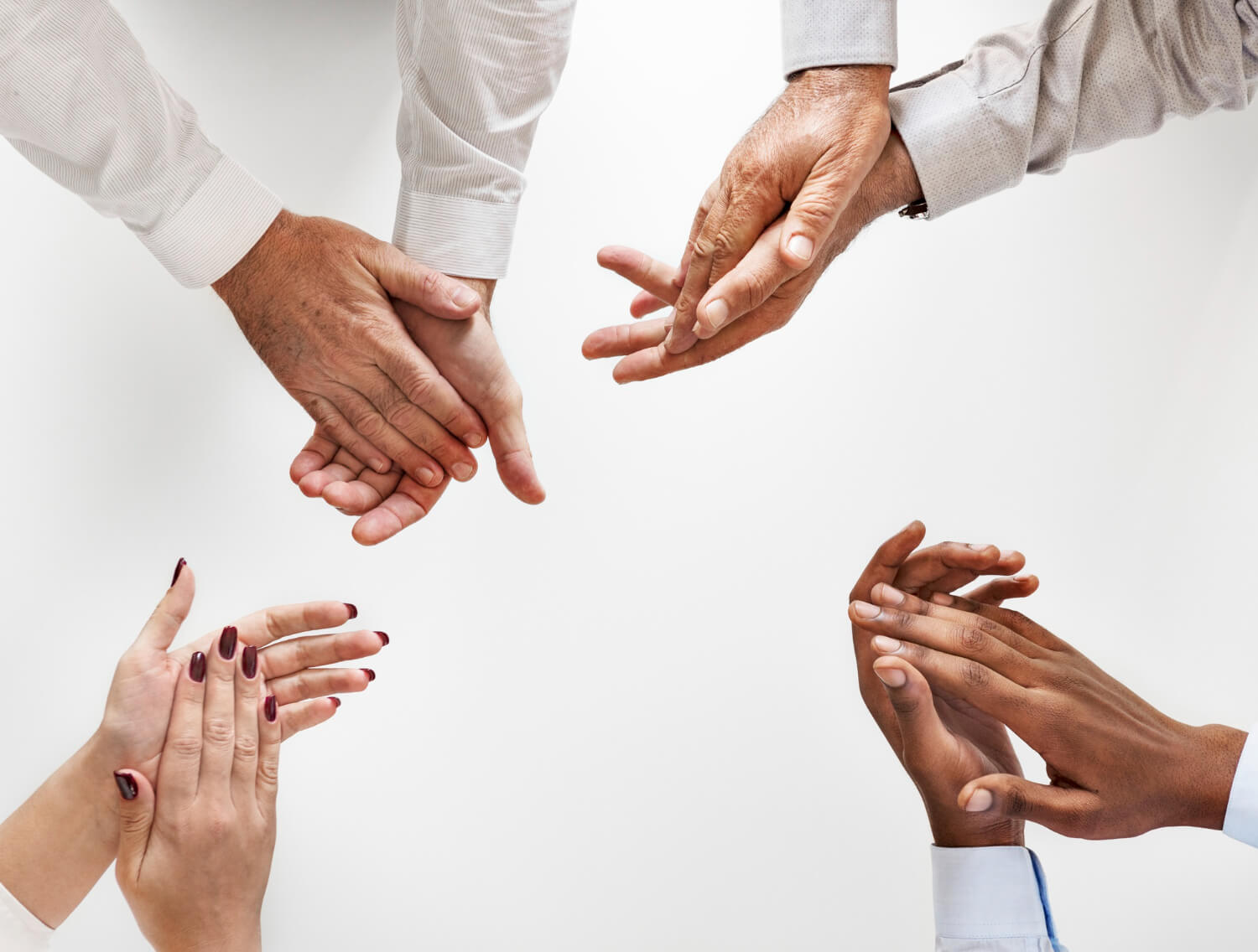 Business-people-clapping-hands-together