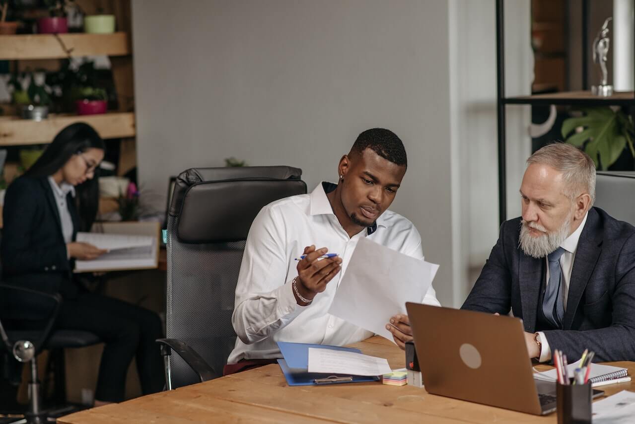 Employee having a discussion with his boss